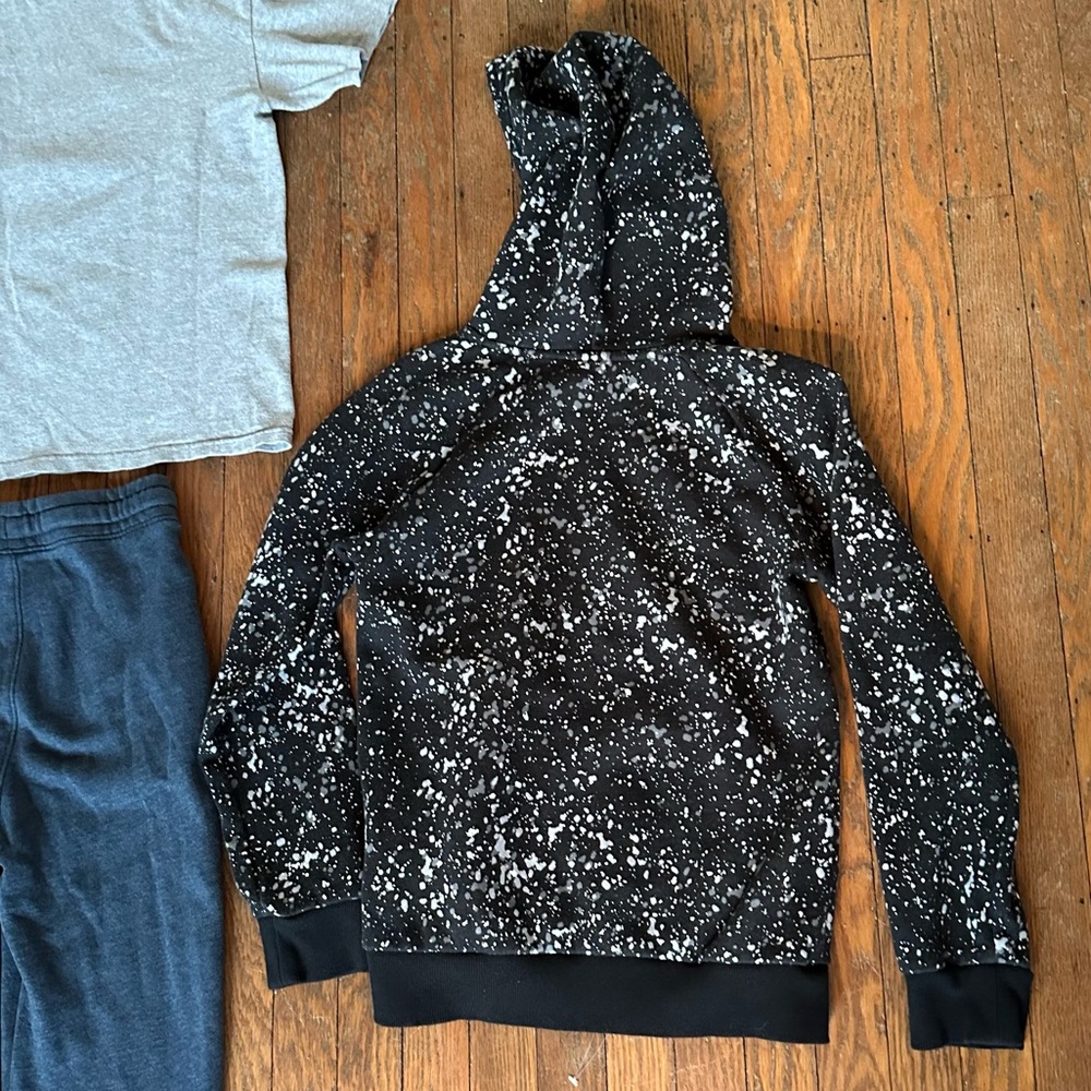 Boys Loungewear Bundle Sweatpants Sweatshirt Tees Casual‎ Athleisure M - Picture 8 of 16